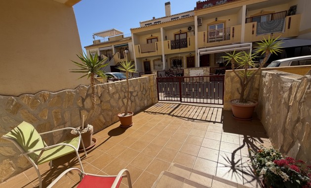 Venta - Adosado -
Orihuela Costa - La Zenia