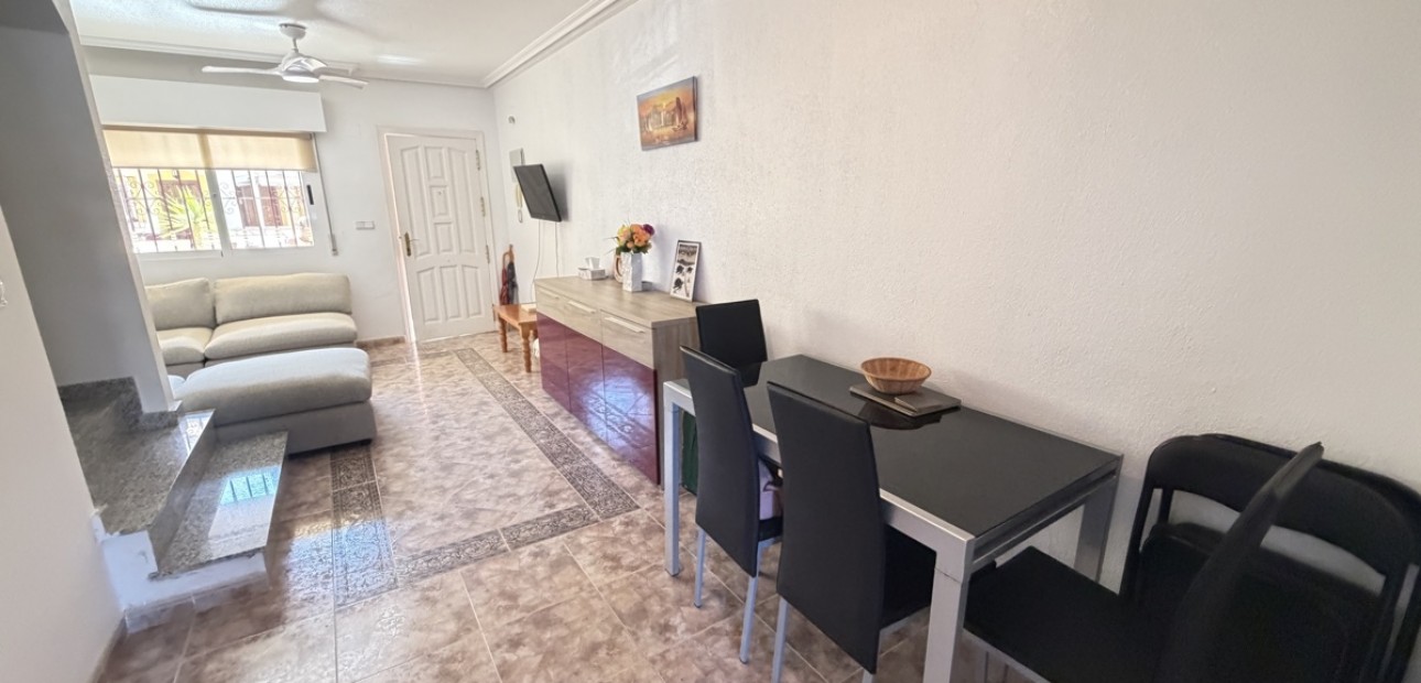 Venta - Adosado -
Orihuela Costa - La Zenia
