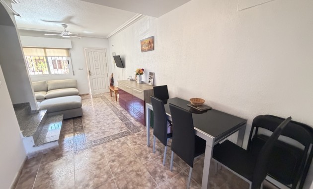 Venta - Adosado -
Orihuela Costa - La Zenia