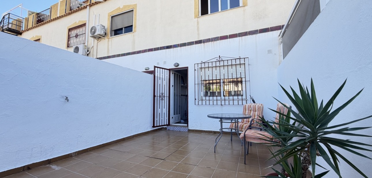 Venta - Adosado -
Orihuela Costa - La Zenia
