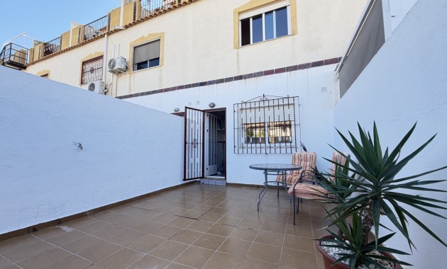 Venta - Adosado -
Orihuela Costa - La Zenia