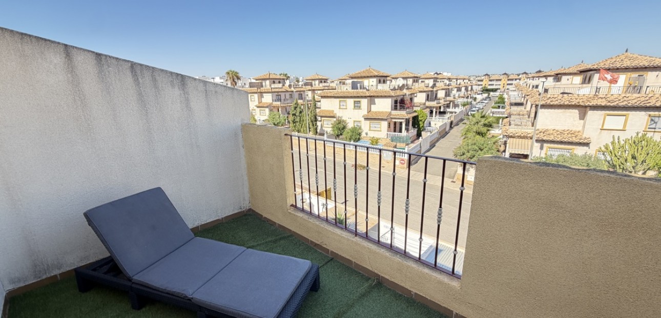 Venta - Adosado -
Orihuela Costa - La Zenia