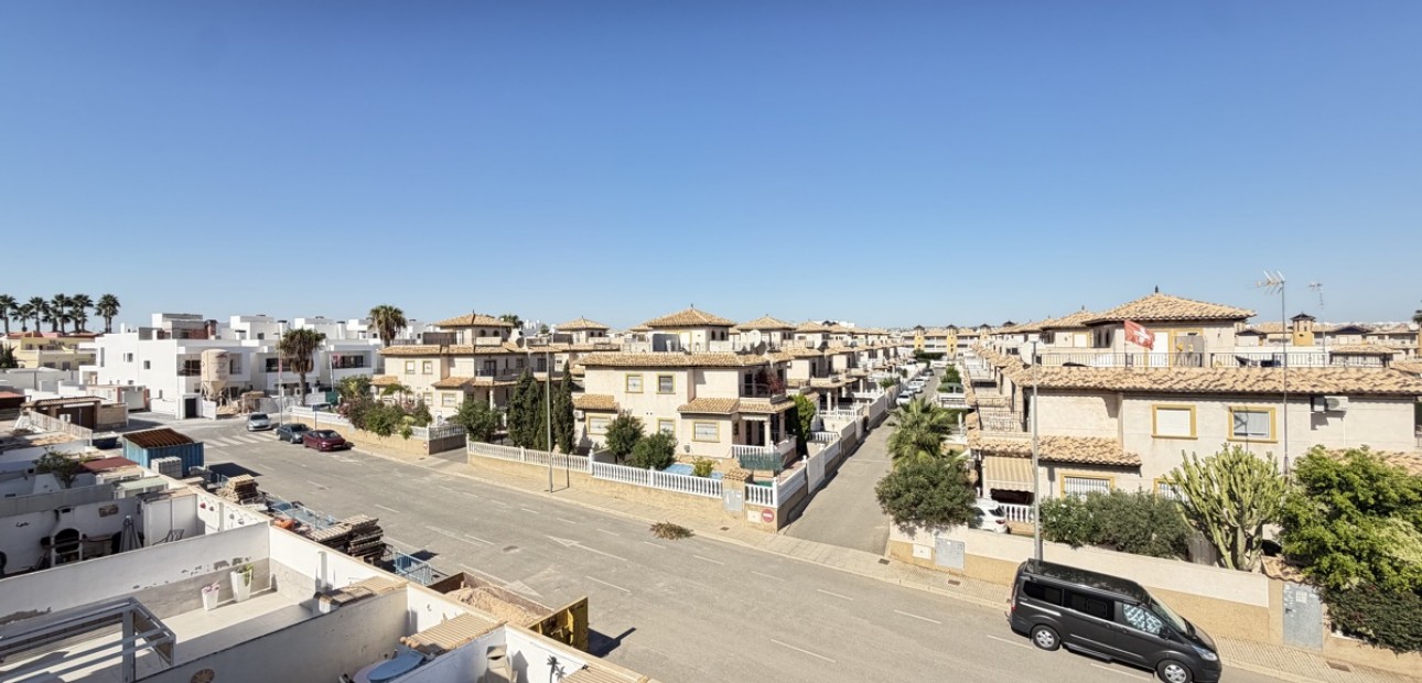 Venta - Adosado -
Orihuela Costa - La Zenia