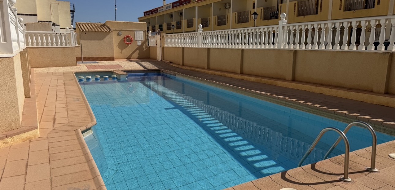 Venta - Adosado -
Orihuela Costa - La Zenia