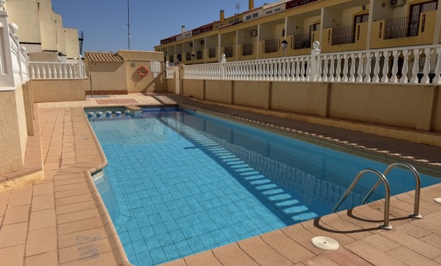 Venta - Adosado -
Orihuela Costa - La Zenia