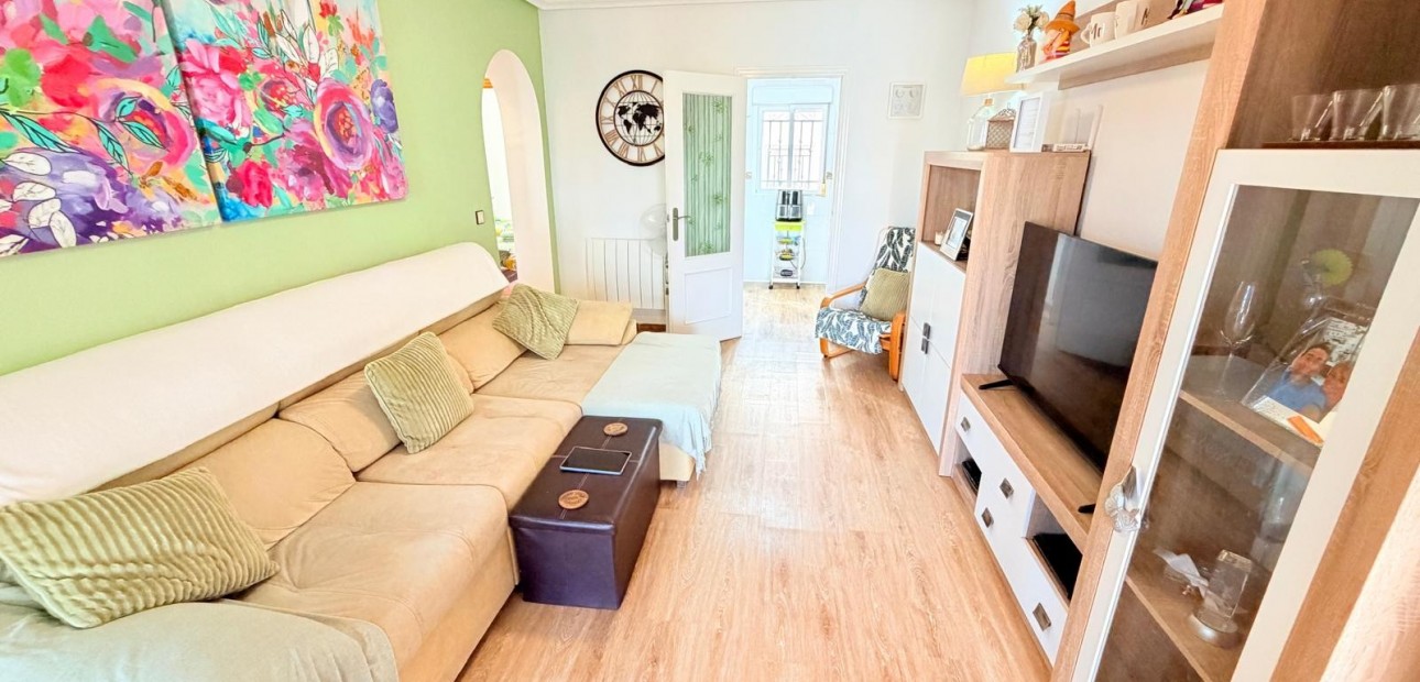 Venta - Apartamento / piso -
Los Montesinos - La Herrada