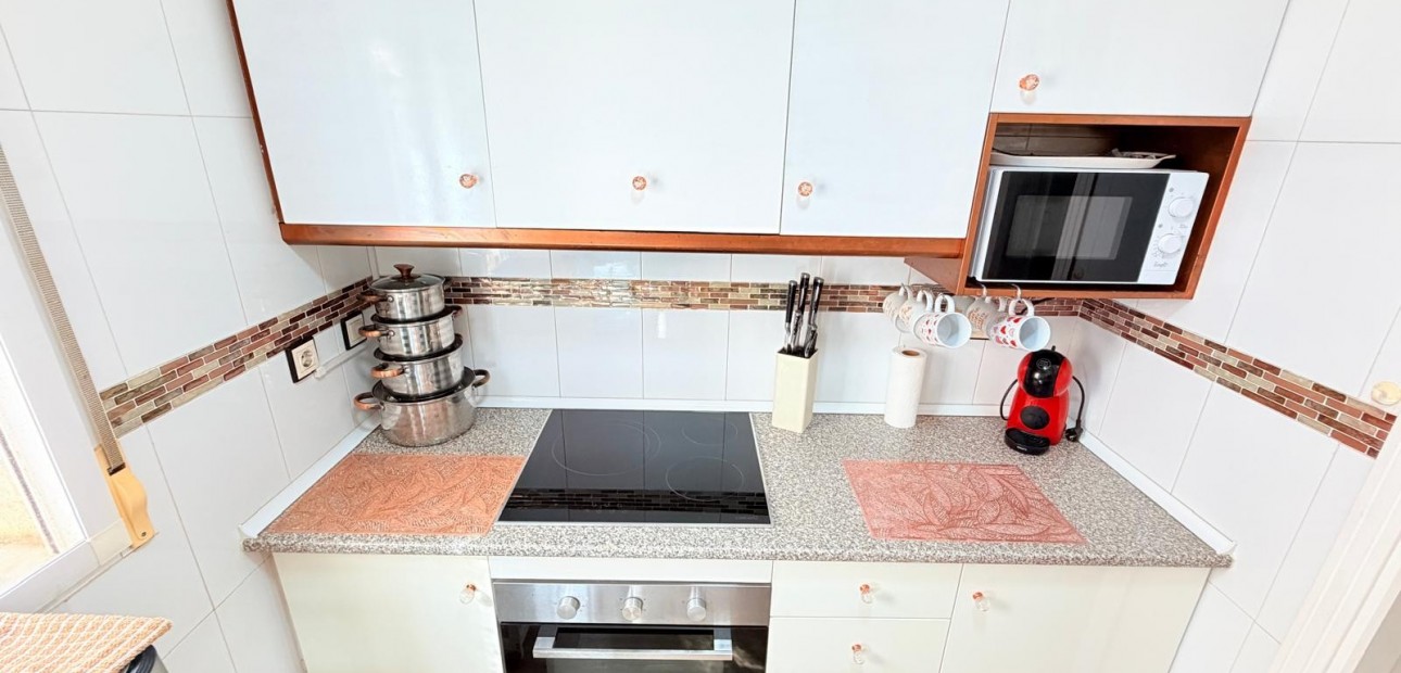 Venta - Apartamento / piso -
Los Montesinos - La Herrada