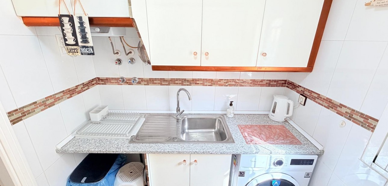Venta - Apartamento / piso -
Los Montesinos - La Herrada