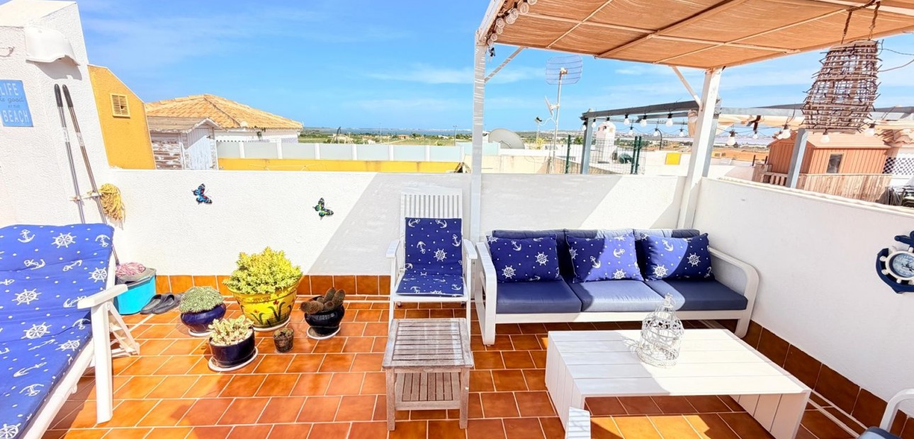 Venta - Apartamento / piso -
Los Montesinos - La Herrada