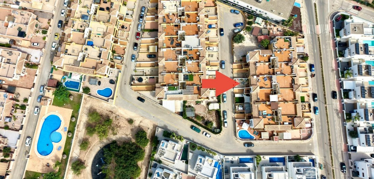 Venta - Apartamento / piso -
Los Montesinos - La Herrada