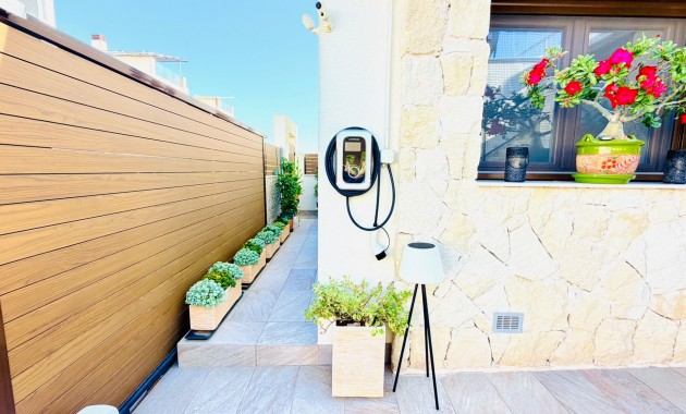 Venta - Semi Detached Villa -
Los Montesinos - La Herada