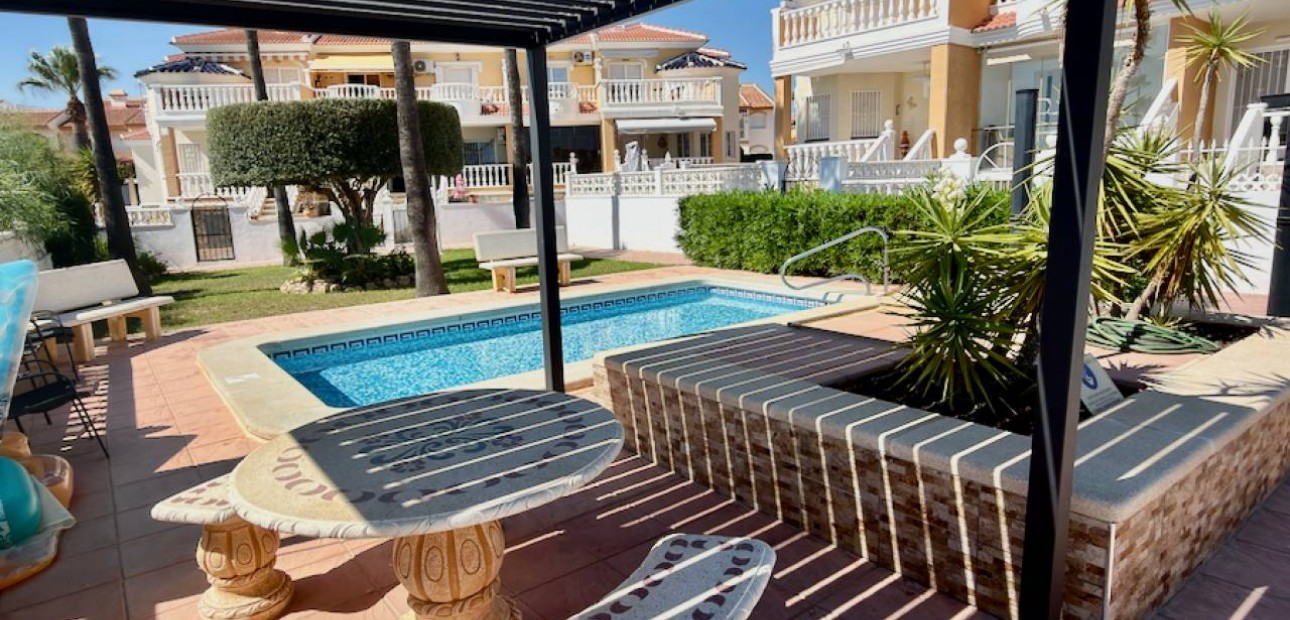 Herverkoop - Villa -
Ciudad Quesada - Doña Pena