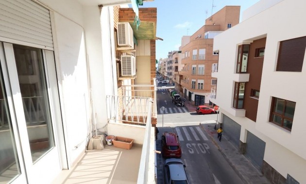Herverkoop - Appartement / flat -
Torrevieja - Centro