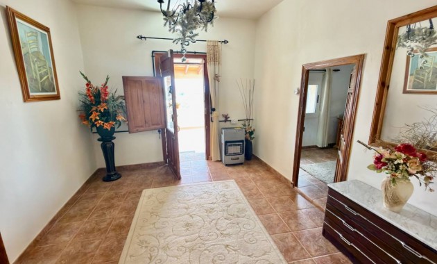 Sale - Finca / Country Property -
La Murada