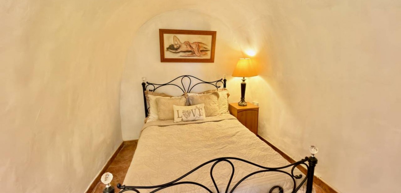 Sale - Finca / Country Property -
La Murada