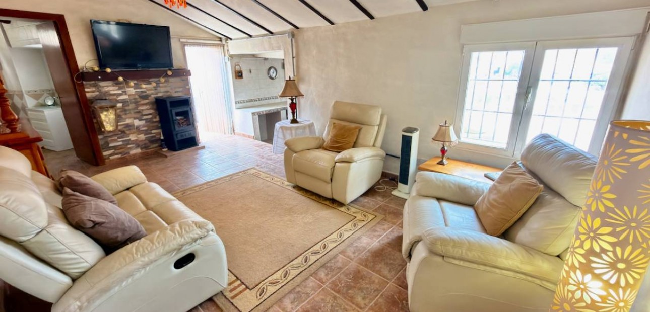 Sale - Finca / Country Property -
La Murada