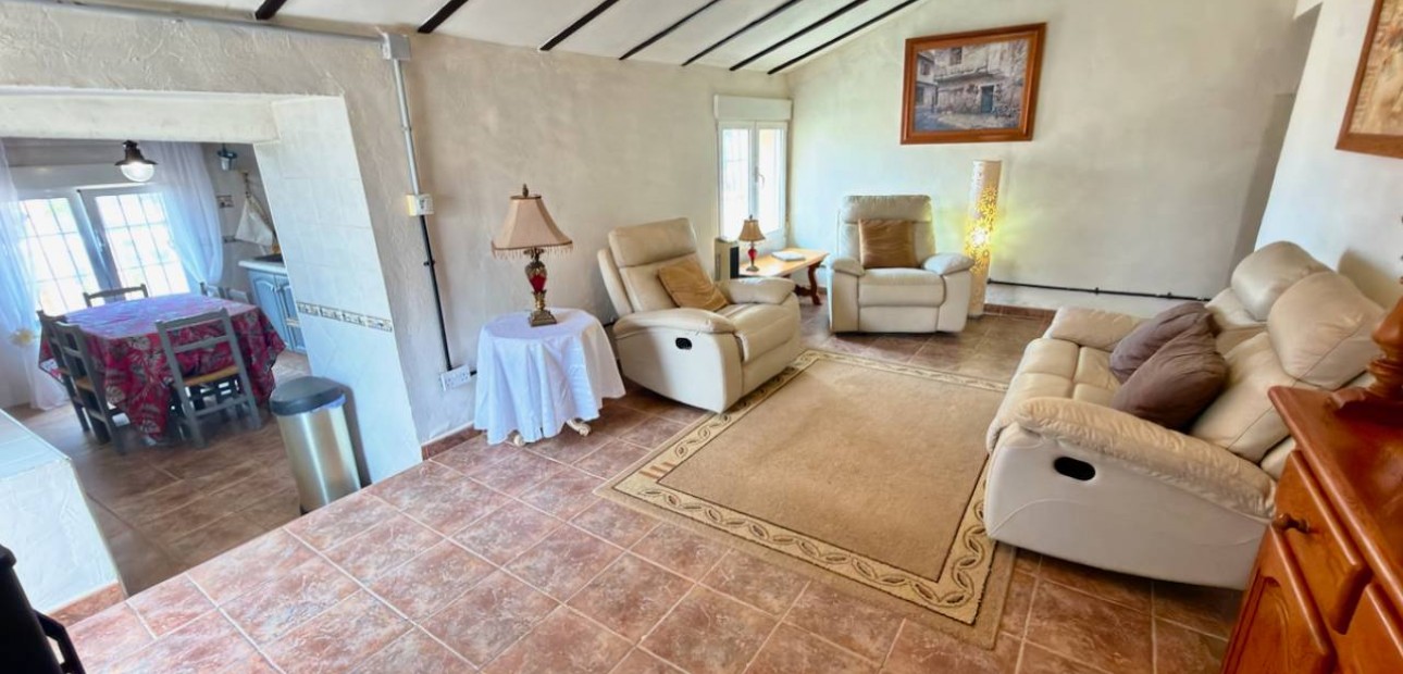 Sale - Finca / Country Property -
La Murada
