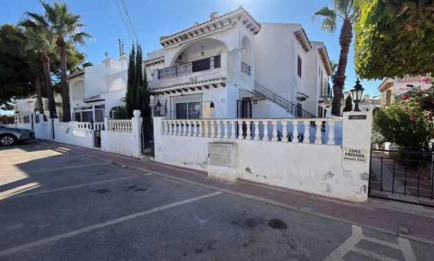 Venta - Apartamento / piso -
Torrevieja
