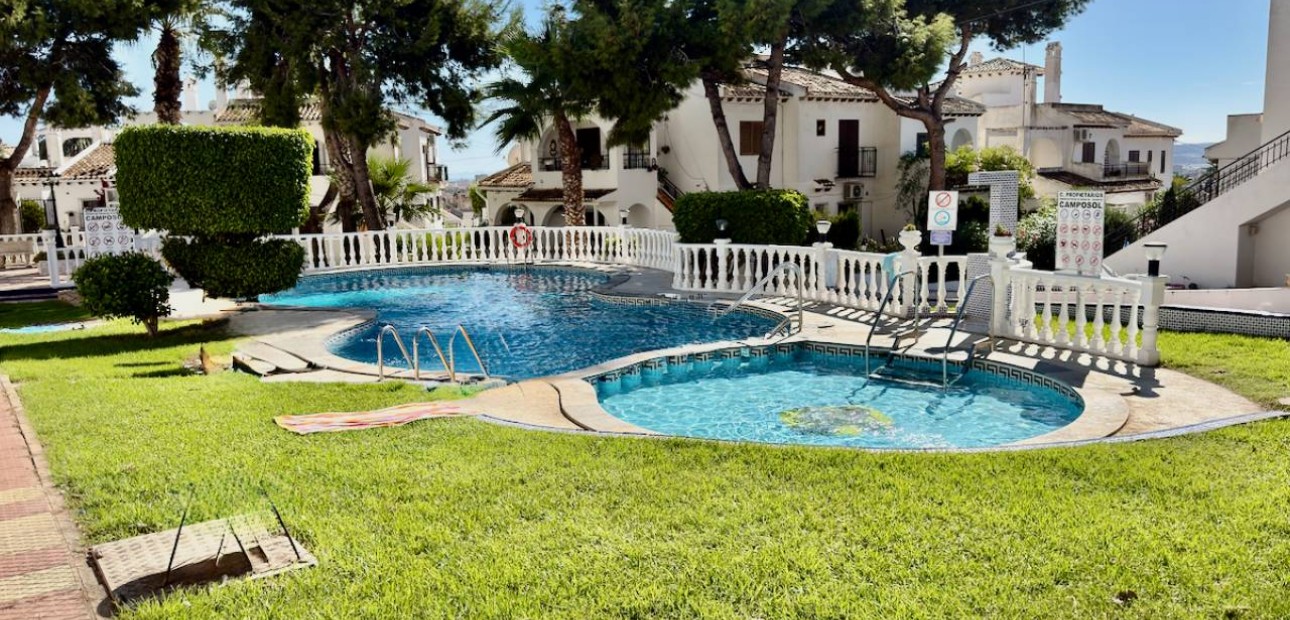Venta - Apartamento / piso -
Torrevieja
