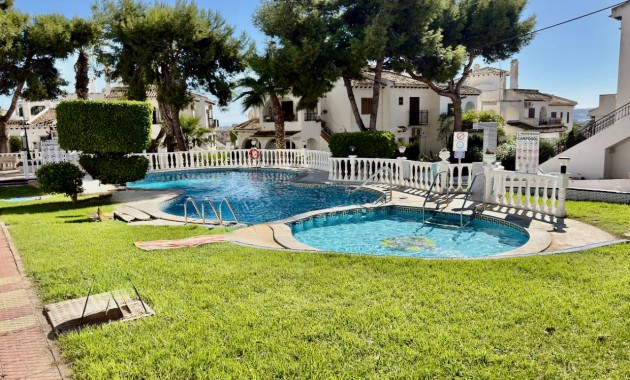 Venta - Apartamento / piso -
Torrevieja