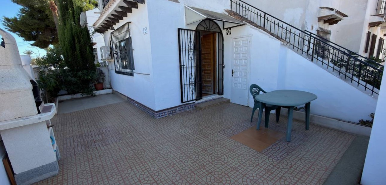 Venta - Apartamento / piso -
Torrevieja