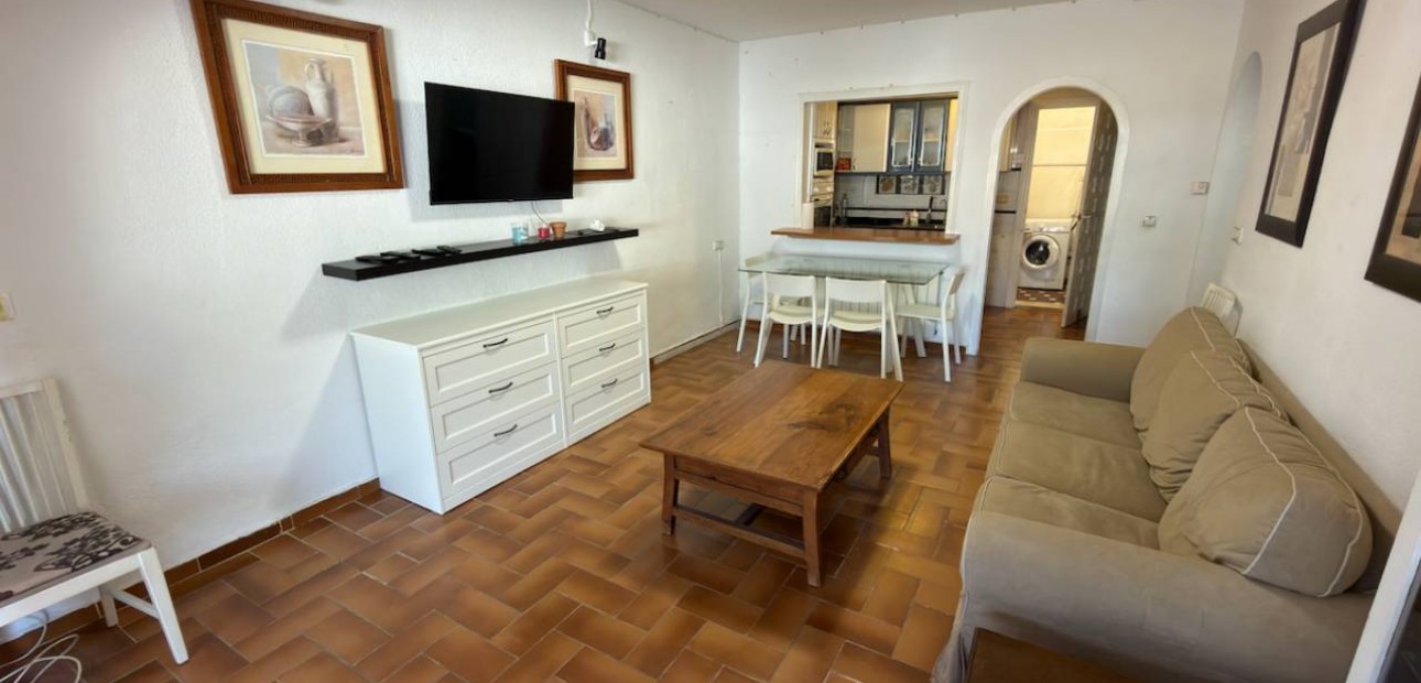 Venta - Apartamento / piso -
Torrevieja