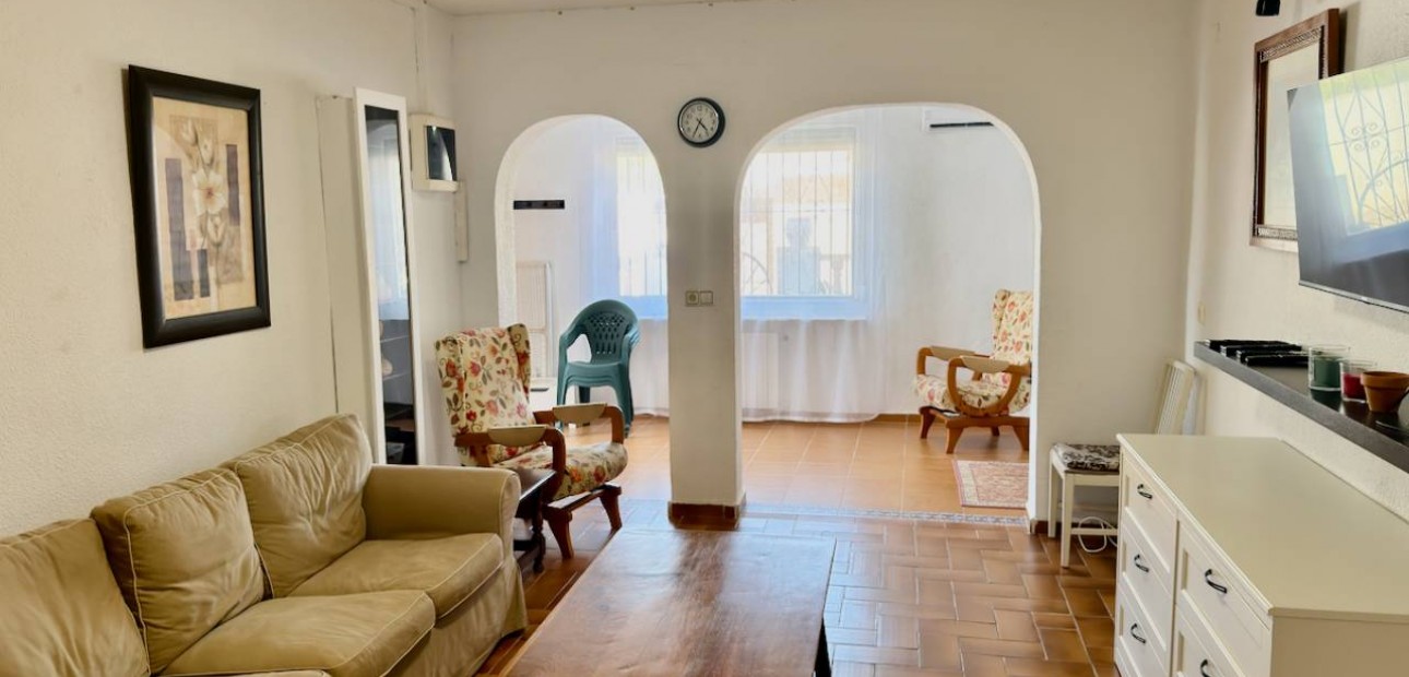 Venta - Apartamento / piso -
Torrevieja