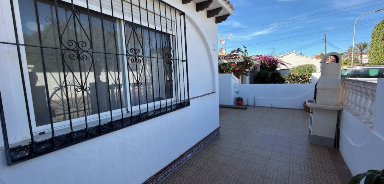 Venta - Apartamento / piso -
Torrevieja
