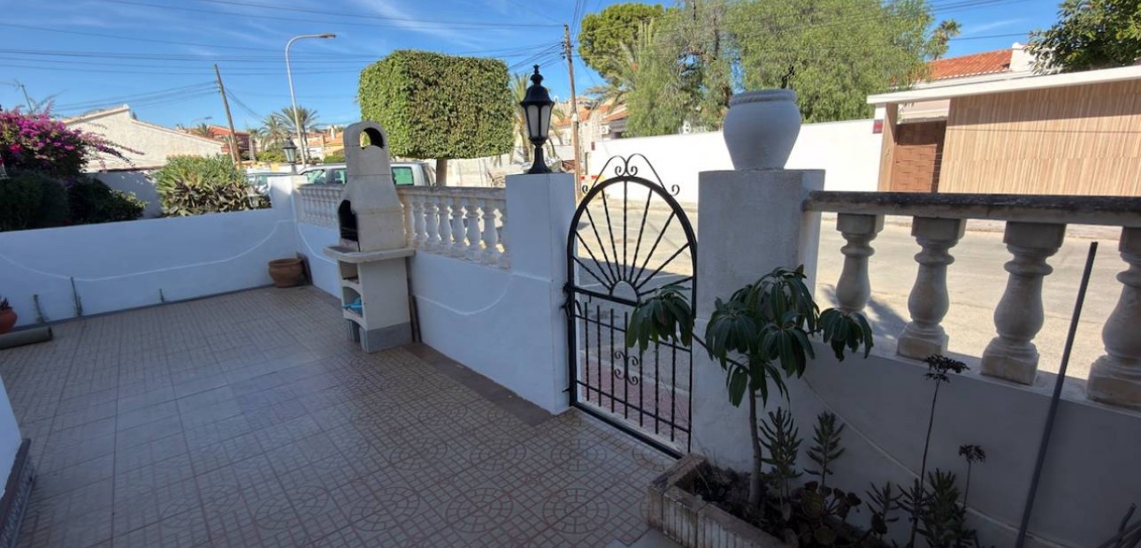 Venta - Apartamento / piso -
Torrevieja