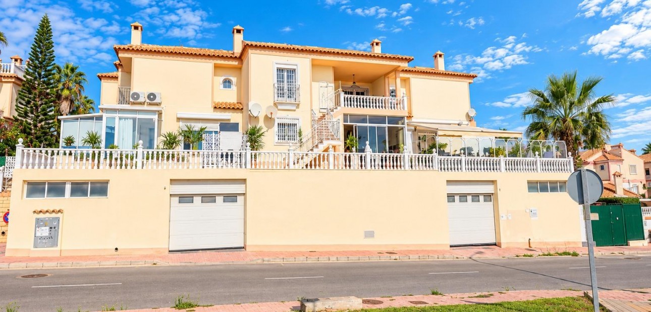 Herverkoop - Appartement / flat -
Torrevieja - Los altos