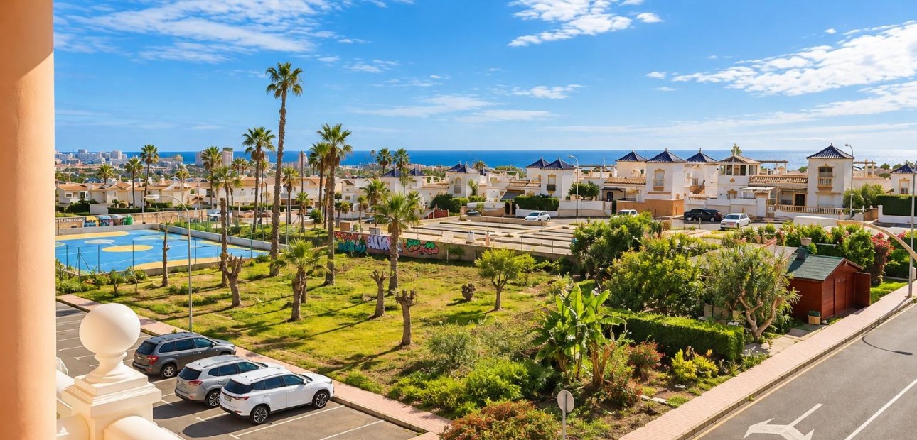 Herverkoop - Appartement / flat -
Torrevieja - Los altos