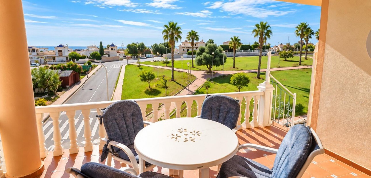 Herverkoop - Appartement / flat -
Torrevieja - Los altos