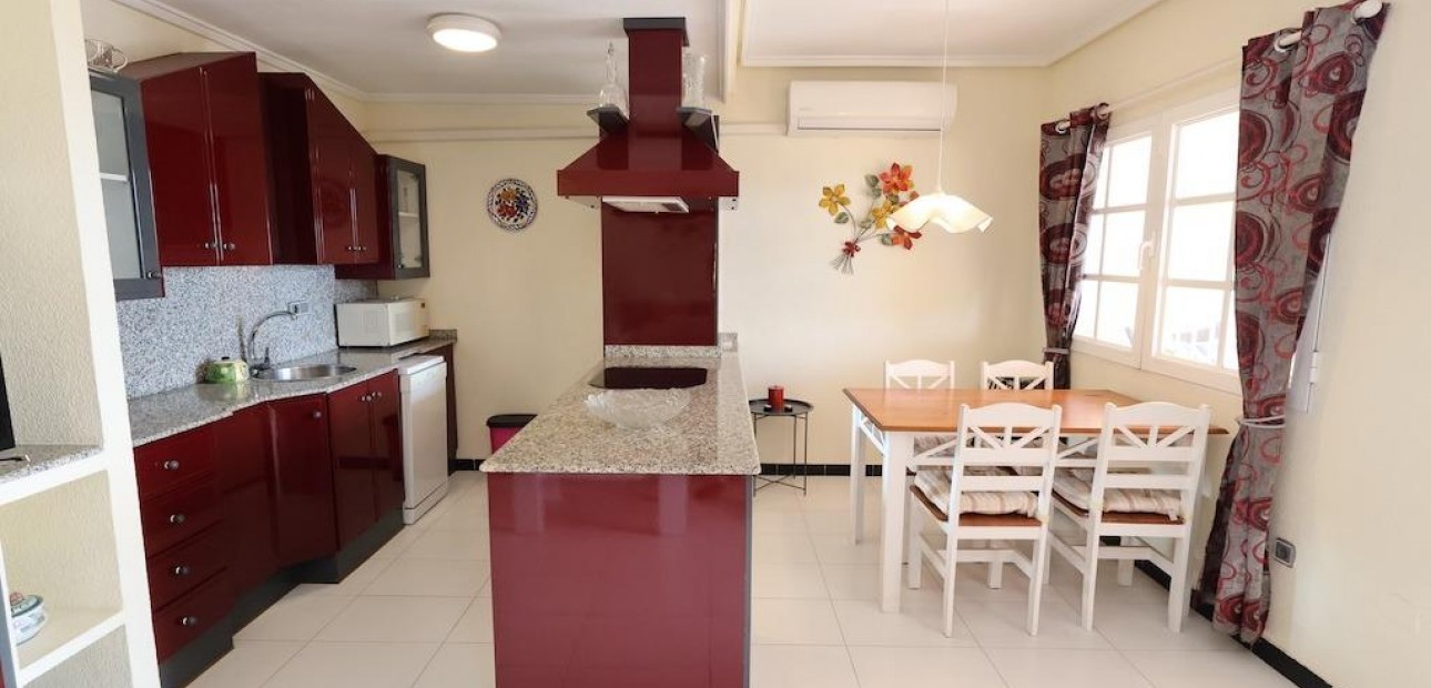 Herverkoop - Appartement / flat -
Torrevieja - Los altos