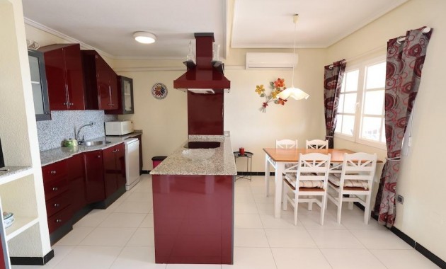 Herverkoop - Appartement / flat -
Torrevieja - Los altos