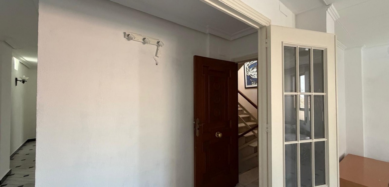 Herverkoop - Appartement / flat -
Torrevieja - torrevieja