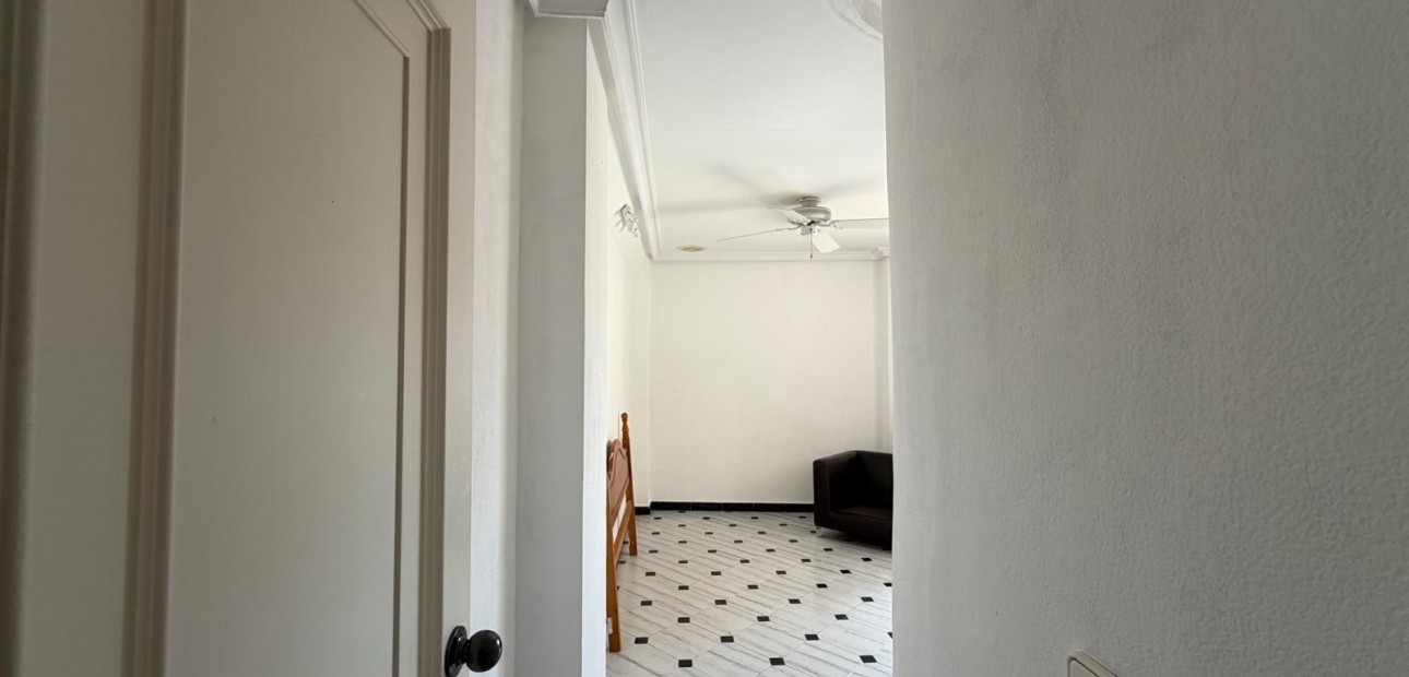 Herverkoop - Appartement / flat -
Torrevieja - torrevieja