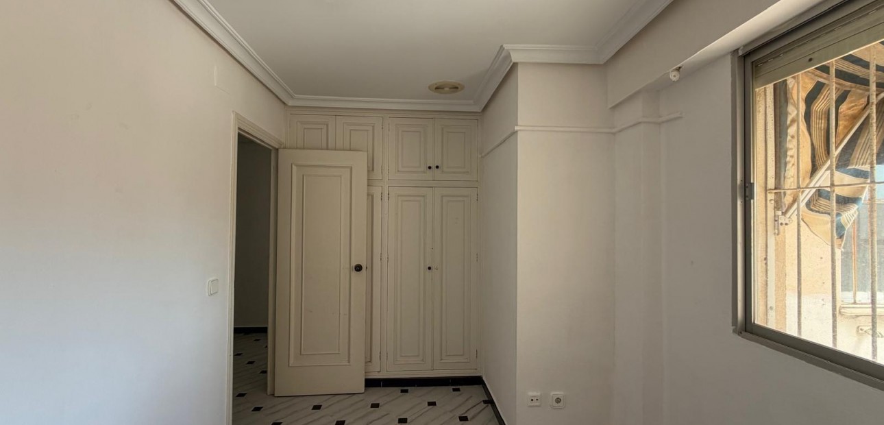Herverkoop - Appartement / flat -
Torrevieja - torrevieja