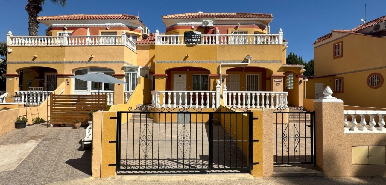 Herverkoop - Terraced house -
Orihuela Costa - Cabo Roig