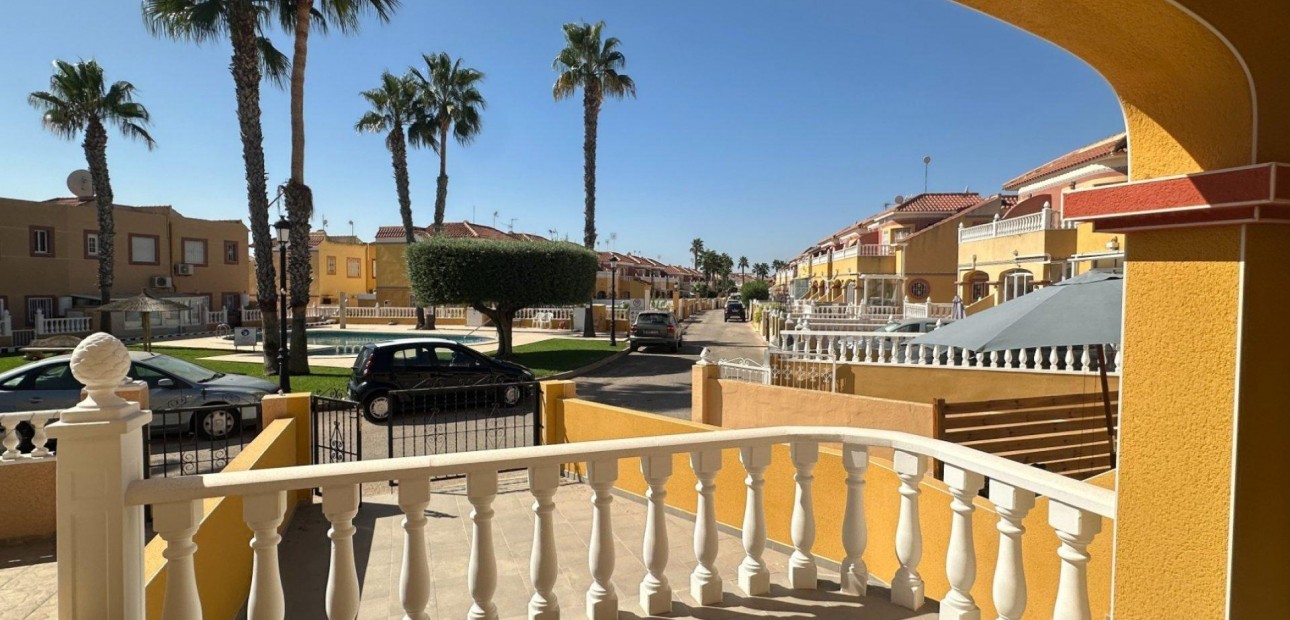 Herverkoop - Terraced house -
Orihuela Costa - Cabo Roig