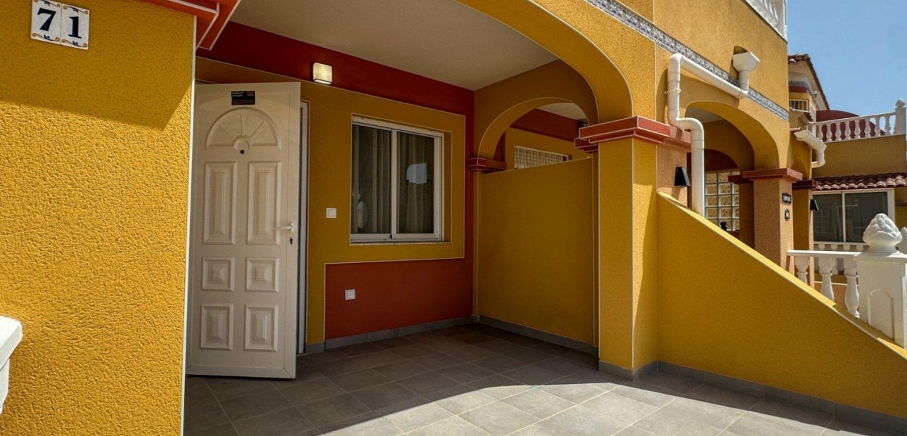 Herverkoop - Terraced house -
Orihuela Costa - Cabo Roig