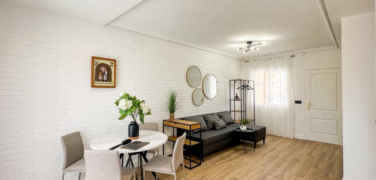 Herverkoop - Terraced house -
Orihuela Costa - Cabo Roig