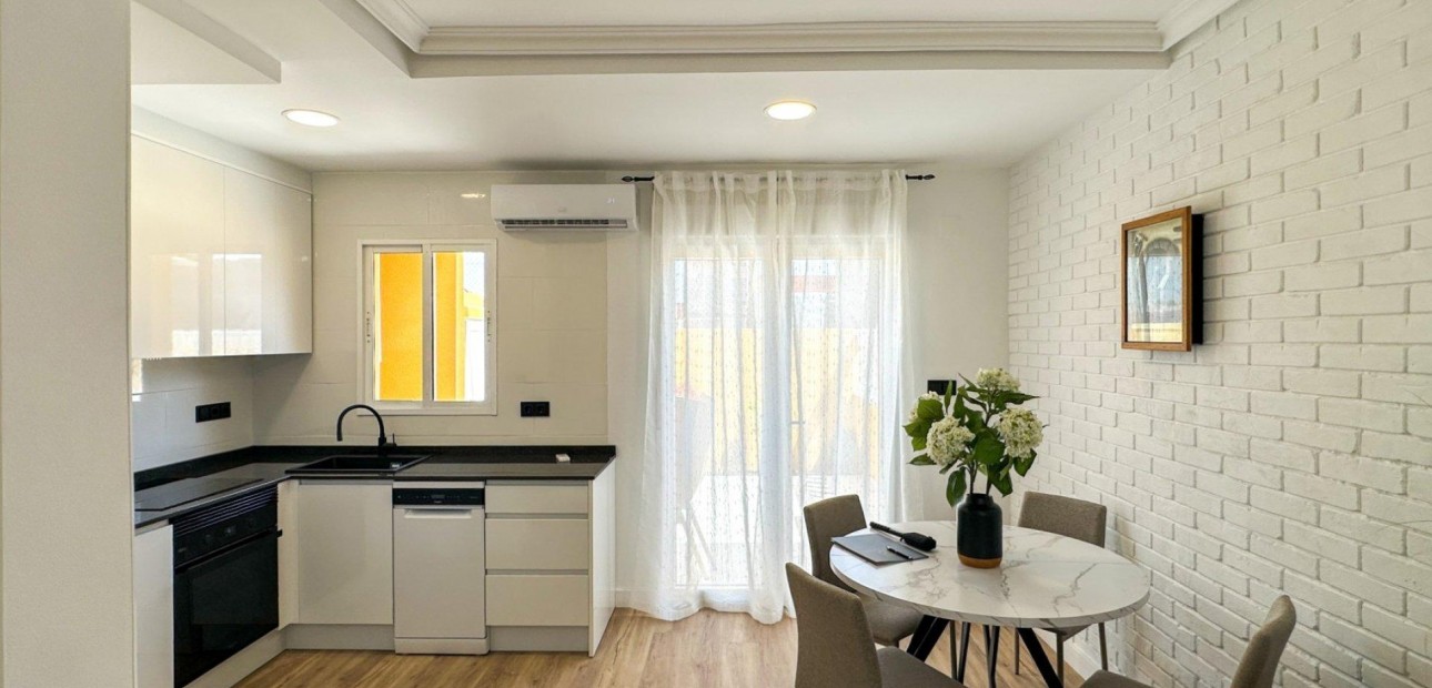 Herverkoop - Terraced house -
Orihuela Costa - Cabo Roig