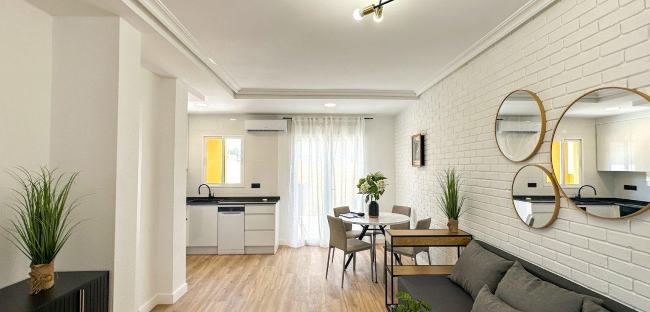 Herverkoop - Terraced house -
Orihuela Costa - Cabo Roig