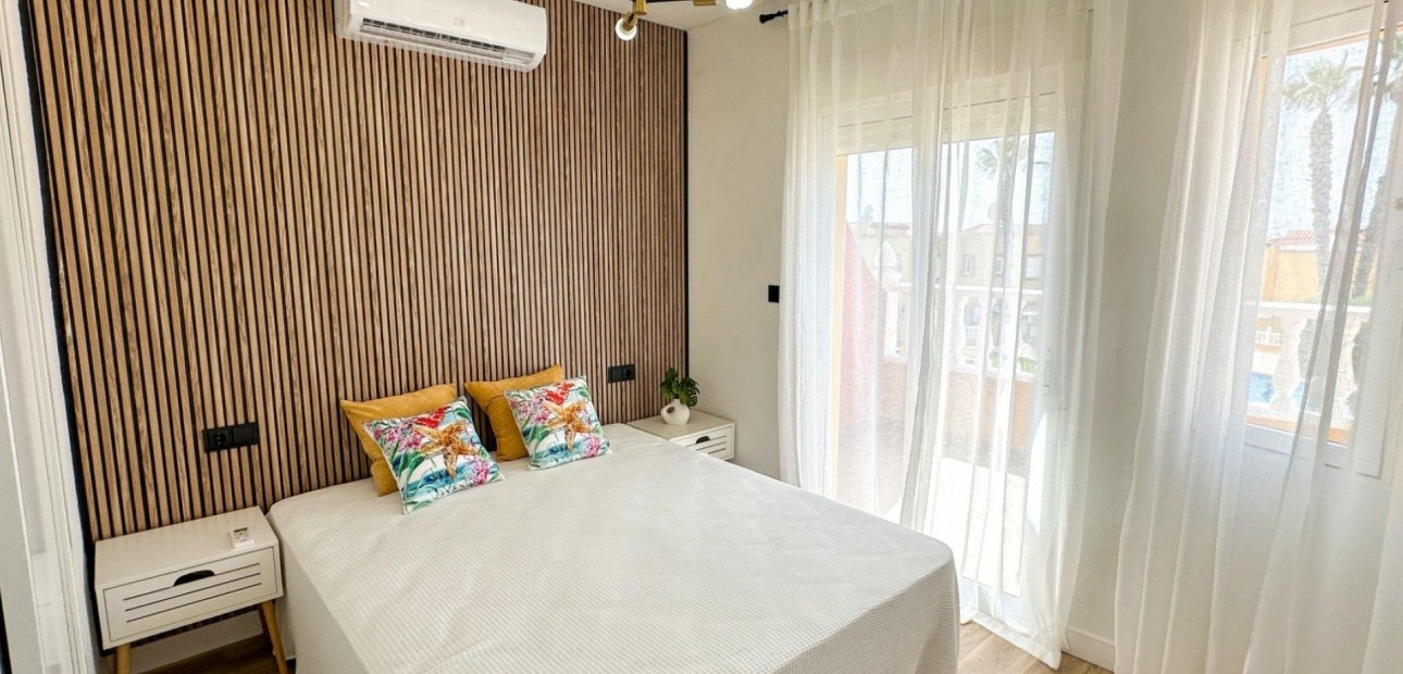 Herverkoop - Terraced house -
Orihuela Costa - Cabo Roig