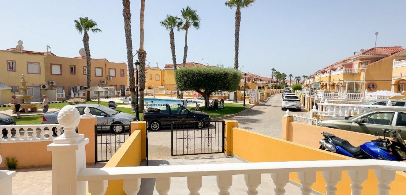 Herverkoop - Terraced house -
Orihuela Costa - Cabo Roig