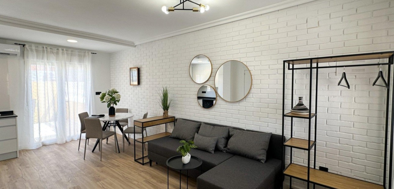 Herverkoop - Terraced house -
Orihuela Costa - Cabo Roig