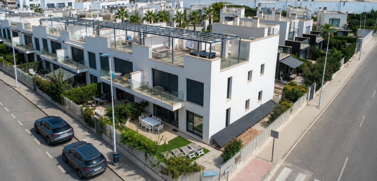 Herverkoop - Appartement / flat -
Orihuela Costa - Punta Prima