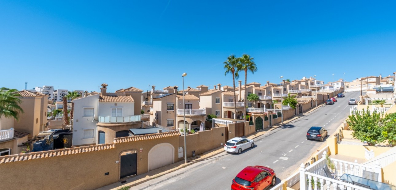 Herverkoop - Herenhuis -
Orihuela Costa - Las Filipinas