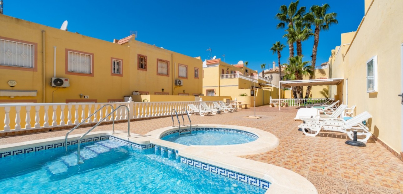 Herverkoop - Herenhuis -
Orihuela Costa - Las Filipinas