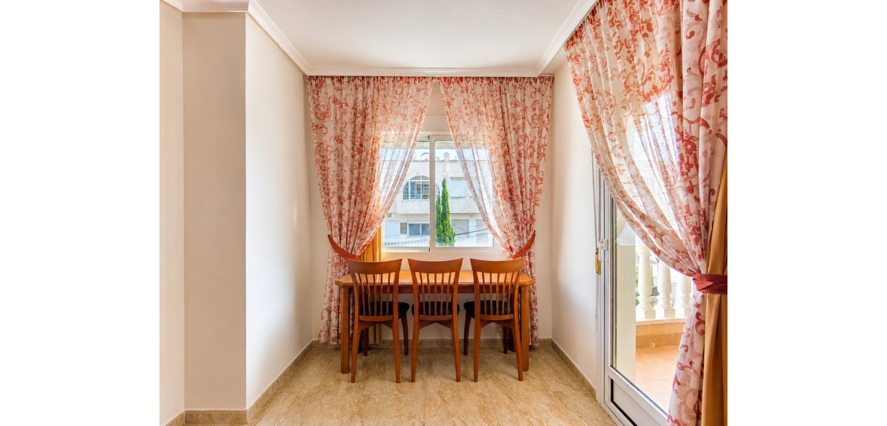 Herverkoop - Appartement / flat -
Torrevieja - Playa Del Cura
